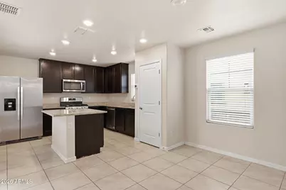 3921 S 82nd Drive, Phoenix, AZ 85043 - Photo 8