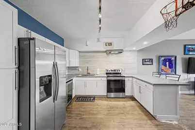 357 E Thomas Road #A105, Phoenix, AZ 85012 - Photo 1