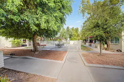 3626 N 37th Street #11, Phoenix, AZ 85018 - Photo 20