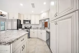 1536 E Meadow Ln, Phoenix, AZ 85022 - Photo 12