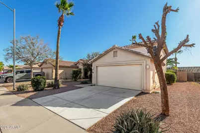 12933 W Cherry Hills Drive, El Mirage, AZ 85335 - Photo 2
