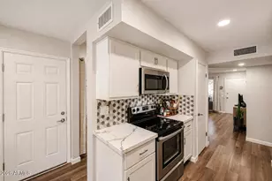 18621 N 104th Dr, Sun City, AZ 85373 - Photo 10