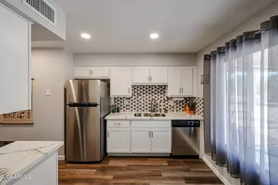 18621 N 104th Drive, Sun City, AZ 85373 - Photo 6