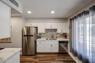 18621 N 104th Dr, Sun City, AZ 85373 - Photo 6