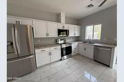 10823 N 70th Avenue, Peoria, AZ 85345 - Photo 2