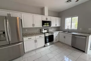 10823 N 70th Ave, Peoria, AZ 85345 - Photo 2