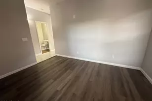 10823 N 70th Ave, Peoria, AZ 85345 - Photo 8