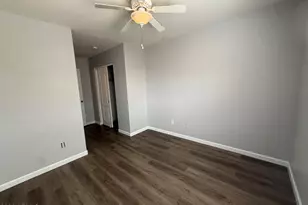 10823 N 70th Ave, Peoria, AZ 85345 - Photo 18