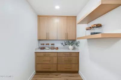 8562 E Turney Avenue, Scottsdale, AZ 85251 - Photo 4