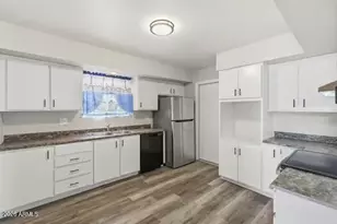 3709 W Yucca St, Phoenix, AZ 85029 - Photo 10
