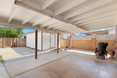 2242 E Chipman Road, Phoenix, AZ 85040 - Photo 18
