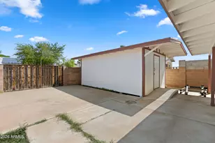 2242 E Chipman Rd, Phoenix, AZ 85040 - Photo 20