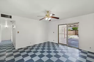 2242 E Chipman Rd, Phoenix, AZ 85040 - Photo 10