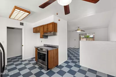 2242 E Chipman Road, Phoenix, AZ 85040 - Photo 8