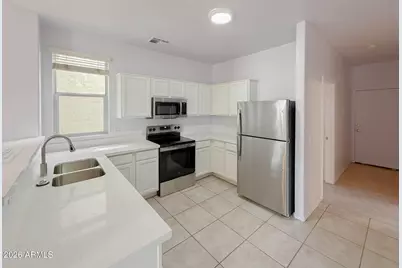 5216 W Albeniz Place, Phoenix, AZ 85043 - Photo 4
