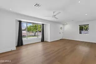 939 E Berridge Ln, Phoenix, AZ 85014 - Photo 6