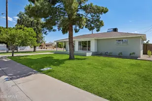939 E Berridge Ln, Phoenix, AZ 85014 - Photo 4