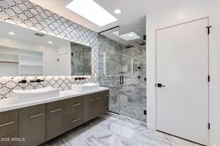 2102 E Orangewood Ave, Phoenix, AZ 85020 - Photo 14