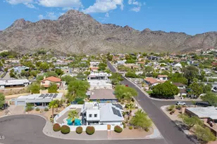 2102 E Orangewood Ave, Phoenix, AZ 85020 - Photo 32