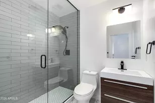 2102 E Orangewood Ave, Phoenix, AZ 85020 - Photo 16