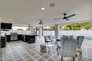 2102 E Orangewood Ave, Phoenix, AZ 85020 - Photo 26