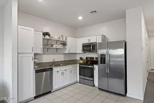 8267 N 22nd Dr, Phoenix, AZ 85021 - Photo 4