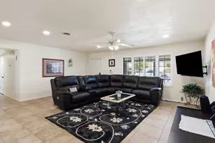 3048 E Sierra St, Phoenix, AZ 85028 - Photo 4