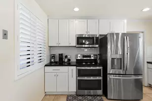 3048 E Sierra St, Phoenix, AZ 85028 - Photo 8