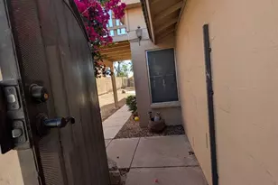 9223 S 45th Pl, Phoenix, AZ 85044 - Photo 4