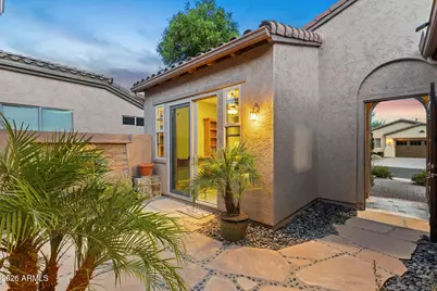 12926 W Red Fox Road, Peoria, AZ 85383 - Photo 8
