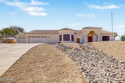 560 Topeka Drive, Wickenburg, AZ 85390 - Photo 1