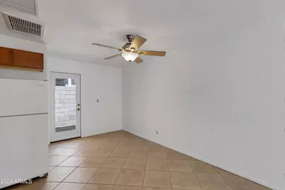 2021 S Granada Drive #Apt 10, Tempe, AZ 85282 - Photo 10