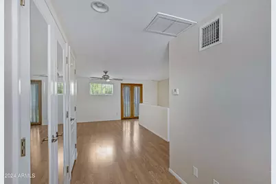 2021 S Granada Drive #Apt 10, Tempe, AZ 85282 - Photo 6