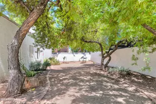 3401 N 37th St, Phoenix, AZ 85018 - Photo 16