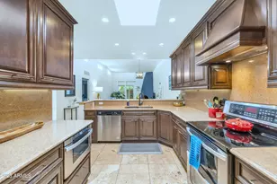 3401 N 37th St, Phoenix, AZ 85018 - Photo 8