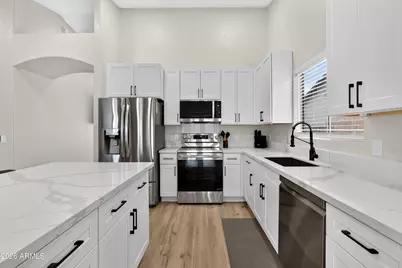 8947 W Sierra Vista Drive, Glendale, AZ 85305 - Photo 14