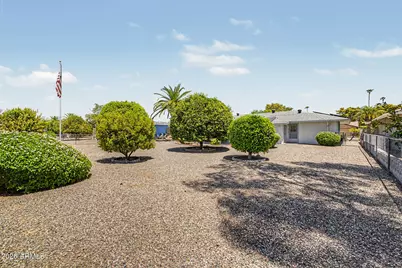 16022 N Lakeforest Drive, Sun City, AZ 85351 - Photo 18