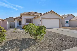 741 E Cantebria Dr, Gilbert, AZ 85296 - Photo 2