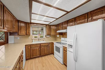 4835 W Port Au Prince Lane, Glendale, AZ 85306 - Photo 16