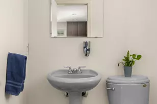 3205 E Clarendon Ave, Phoenix, AZ 85018 - Photo 12