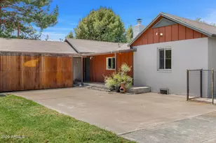 3205 E Clarendon Ave, Phoenix, AZ 85018 - Photo 16