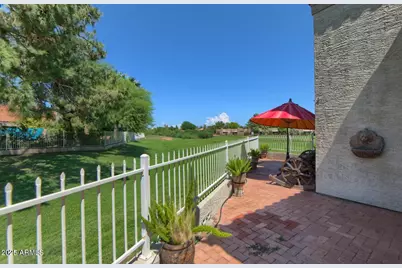 4020 E Laurel Lane, Phoenix, AZ 85028 - Photo 10