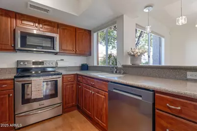 4020 E Laurel Lane, Phoenix, AZ 85028 - Photo 14