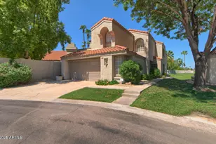 4020 E Laurel Ln, Phoenix, AZ 85028 - Photo 4