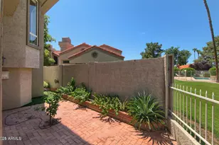 4020 E Laurel Ln, Phoenix, AZ 85028 - Photo 18