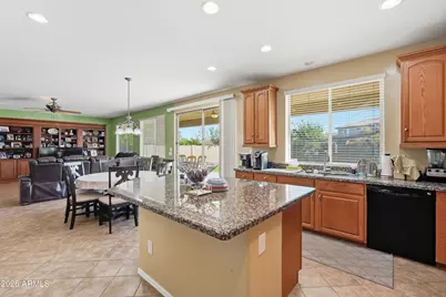 18391 W Port Royale Lane, Surprise, AZ 85388 - Photo 14