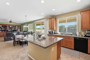 18391 W Port Royale Ln, Surprise, AZ 85388 - Photo 14