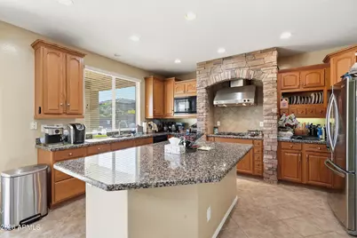 18391 W Port Royale Lane, Surprise, AZ 85388 - Photo 28