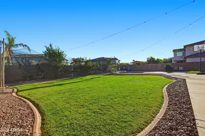18391 W Port Royale Lane, Surprise, AZ 85388 - Photo 34