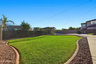 18391 W Port Royale Ln, Surprise, AZ 85388 - Photo 34